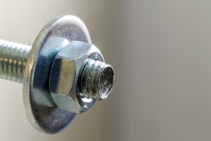 Czy standardowe elementy złączne sprawdzają się w warunkach wysokiej wilgotności