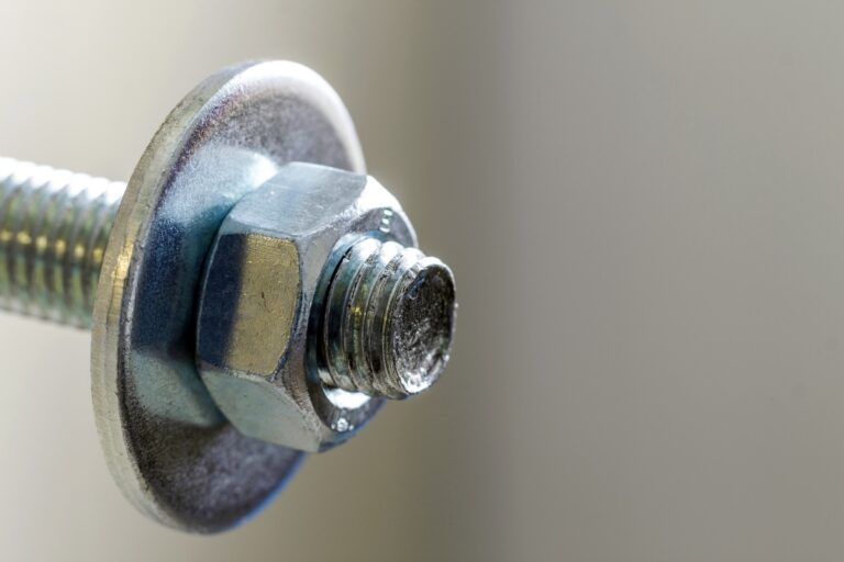 Czy standardowe elementy złączne sprawdzają się w warunkach wysokiej wilgotności