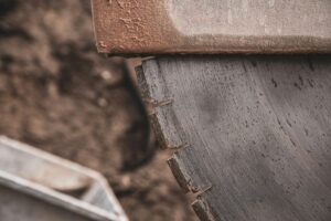 Jak wybrać przecinarki do asfaltu i betonu oraz piły stołowe do cięcia kamienia i bloczków? 3 Jak wybrać przecinarki do asfaltu i betonu oraz piły stołowe do cięcia kamienia i bloczków